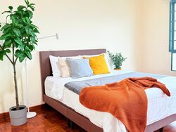 Gold Coast Condo (D5), Condominium #481396961